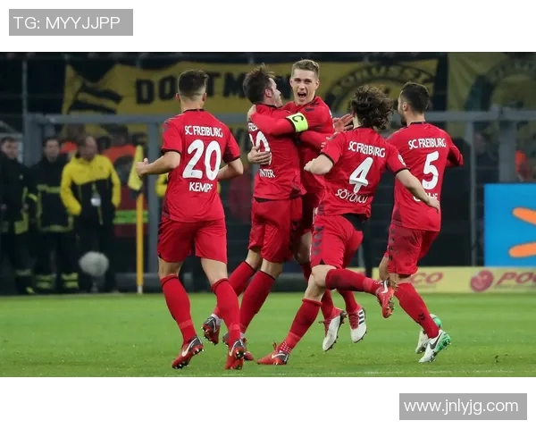 拜仁大胜弗赖堡，德甲领头羊稳坐阵地