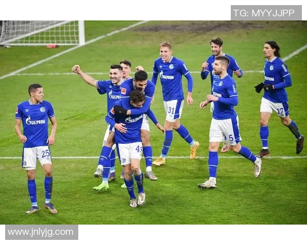 德甲巅峰大战：多特蒙德对阵沙尔克04