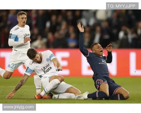 法甲巴黎圣日耳曼连续3年夺冠,内马尔率队称霸联赛! 法甲巴黎圣日耳曼连续3年夺冠,内马尔率队称霸联赛!