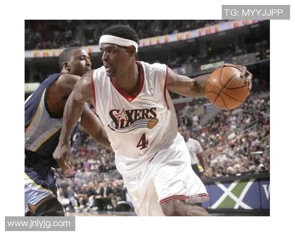 克里斯多夫-奥贝克帕再度荣膺本赛季最佳球员，成就非凡！