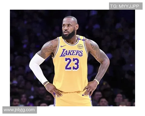 詹姆斯传奇之路:从高中球星到NBA历史最佳球员 詹姆斯传奇之路:从高中球星到NBA历史最佳球员
