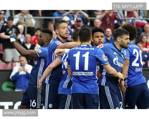 沙尔克04：德甲降级前路漫漫，连败加剧危机