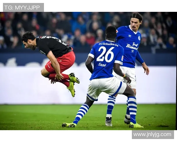 沙尔克04客场逆袭！终结勒沃库森不败战绩！